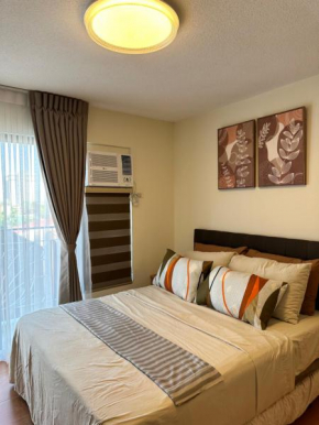 Resort-inspired Condo with Queen-size bed & 50-inch Smart TV